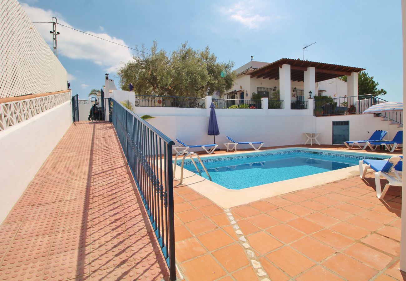 Villa in Nerja - 1003 Villa Cornocalejo Villa in Nerja - 1003 Villa Cornocalejo