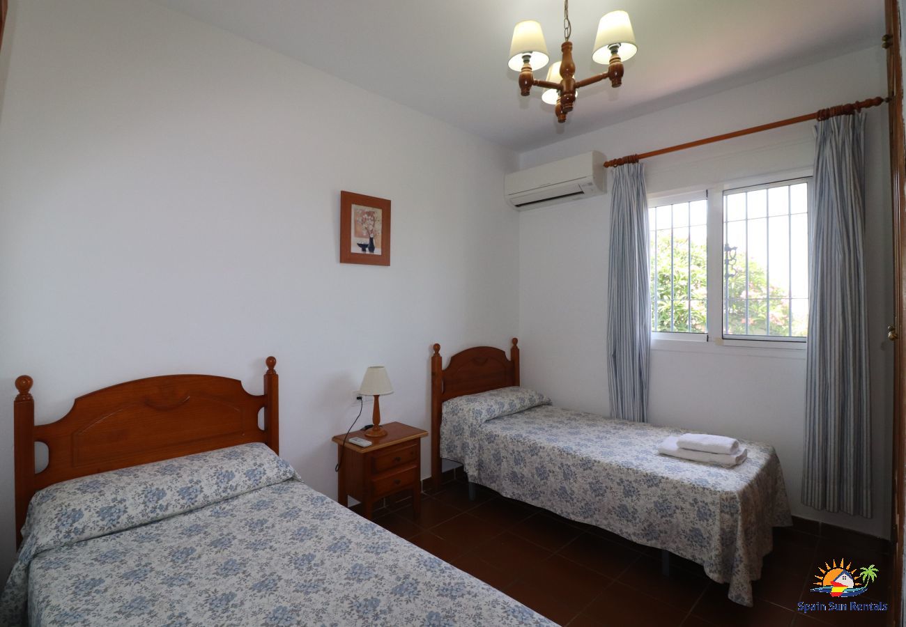 Villa in Nerja - 1003 Villa Cornocalejo