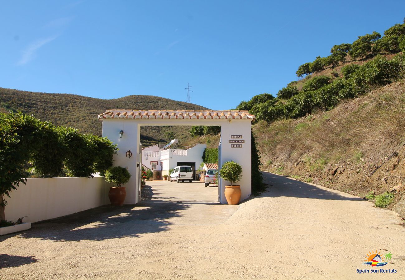Villa in Nerja - 1037 Villa Alabarce