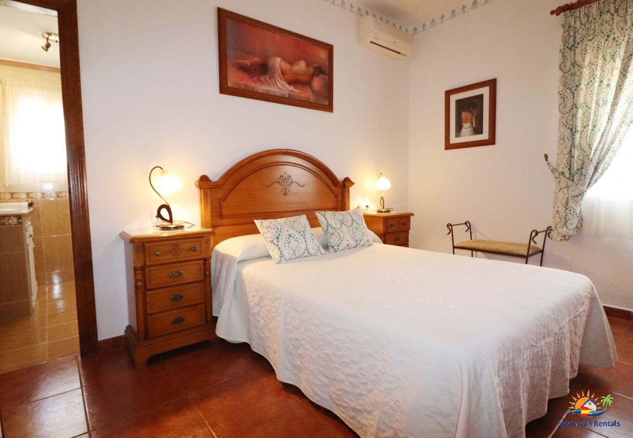 Villa in Nerja - 1037 Villa Alabarce