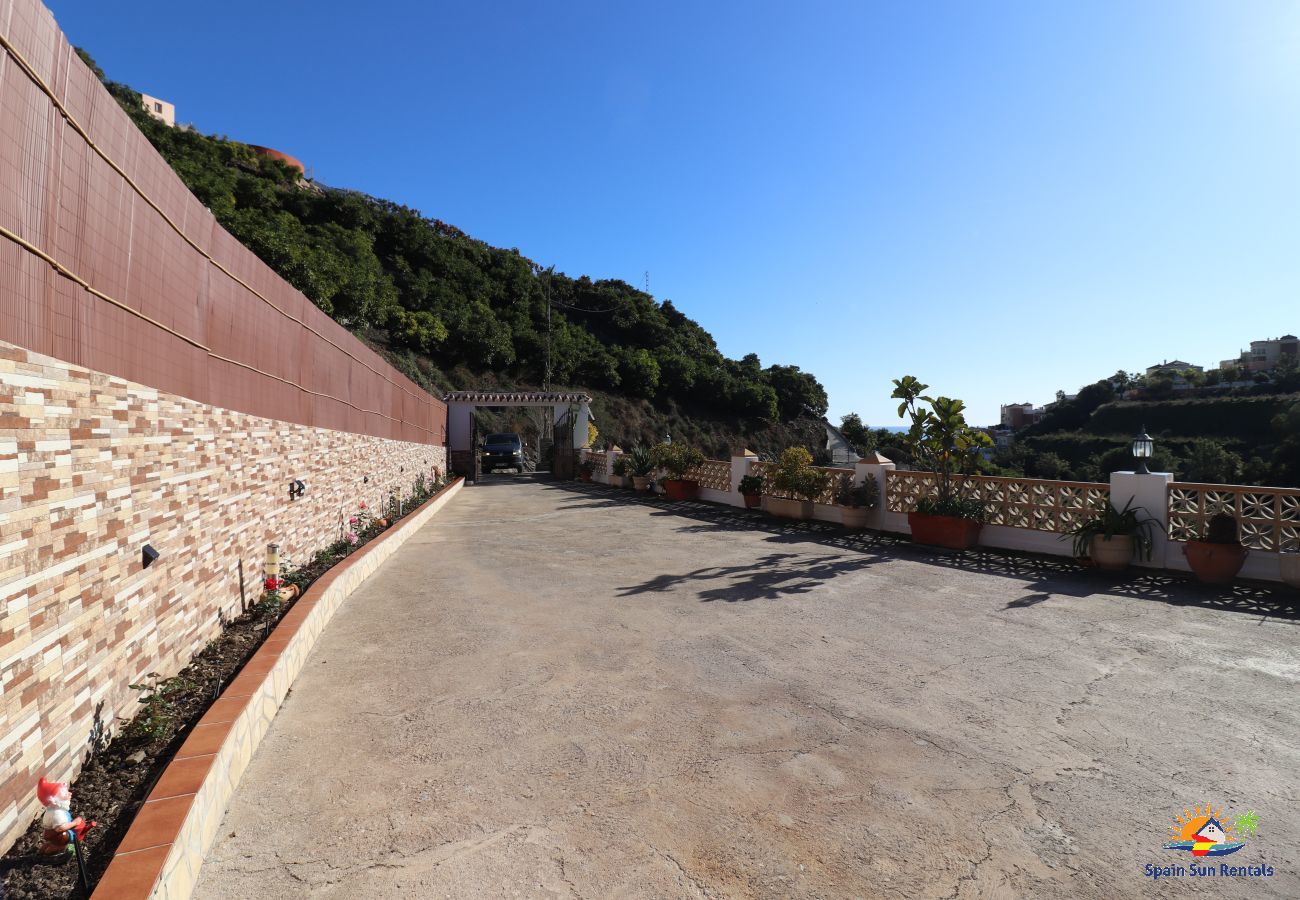 Villa in Nerja - 1037 Villa Alabarce