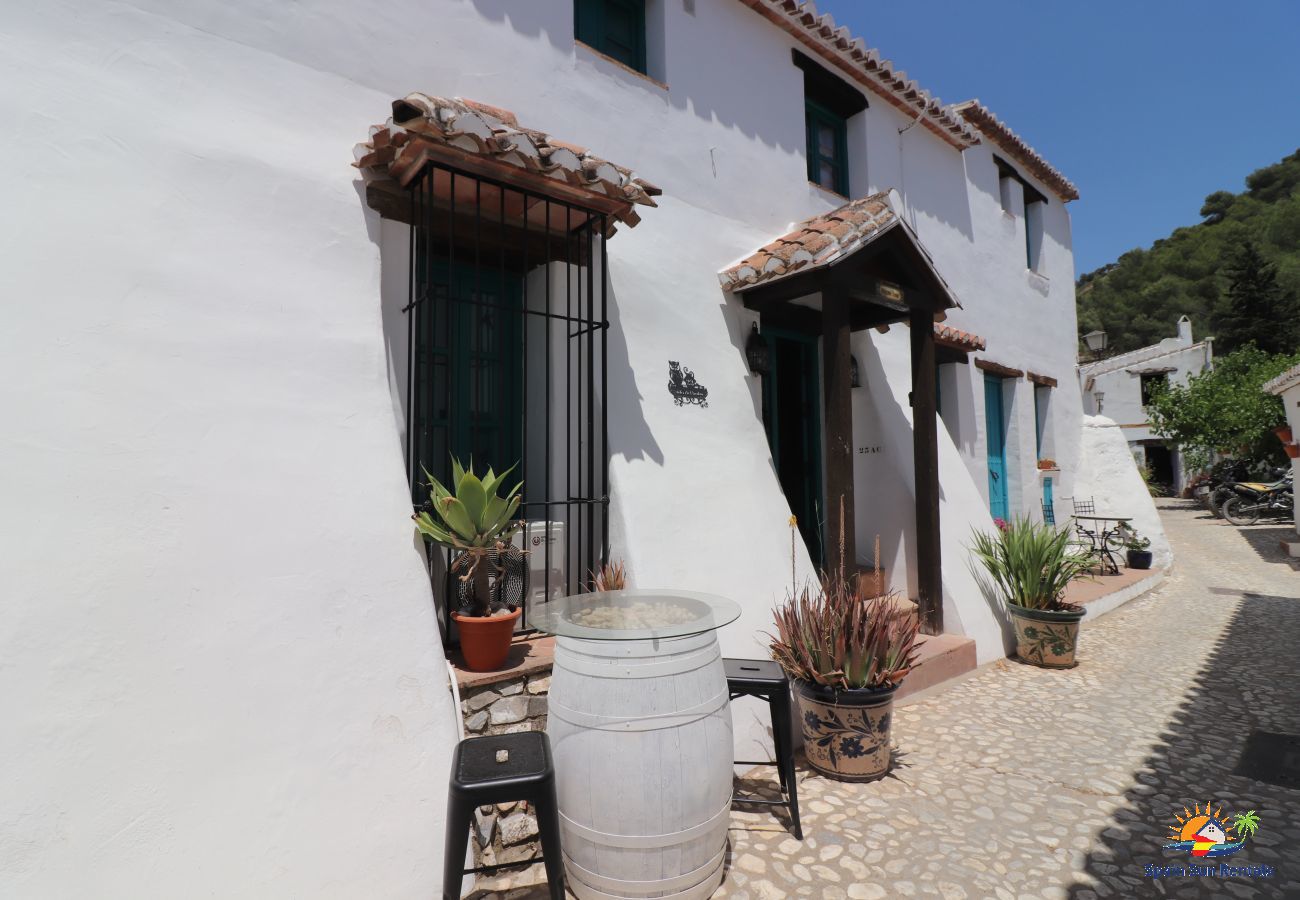 Cottage in Cómpeta - 1095 Casa Nido del Buho