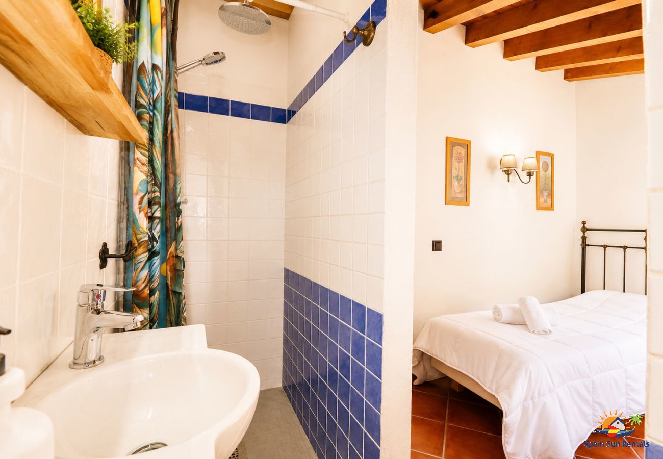 Cottage in Cómpeta - 1095 Casa Nido del Buho