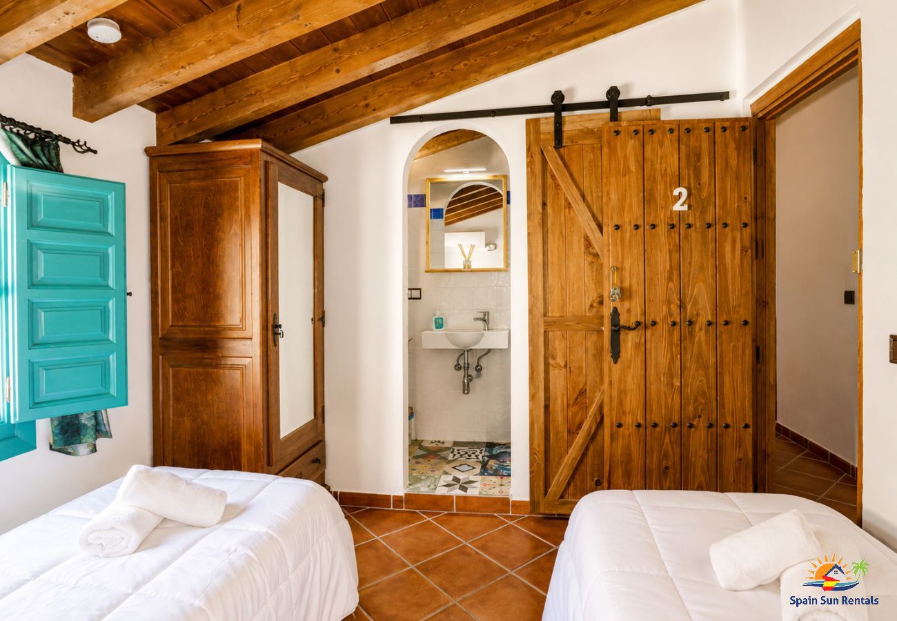 Cottage in Cómpeta - 1095 Casa Nido del Buho